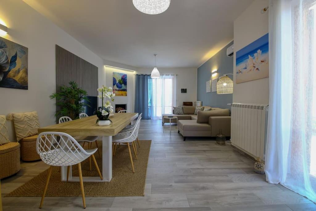 Villa Vera, Accesso Al Mare, Vista Castello, Ac Brindisi Exteriör bild